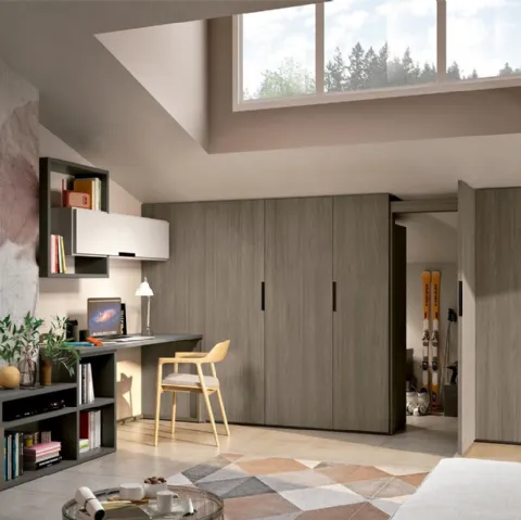 Armadio scalare per mansarda in legno Composizione 16 di Ferrimobili