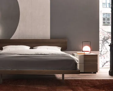 Letto in legno scuro con testiera Urban di Mab