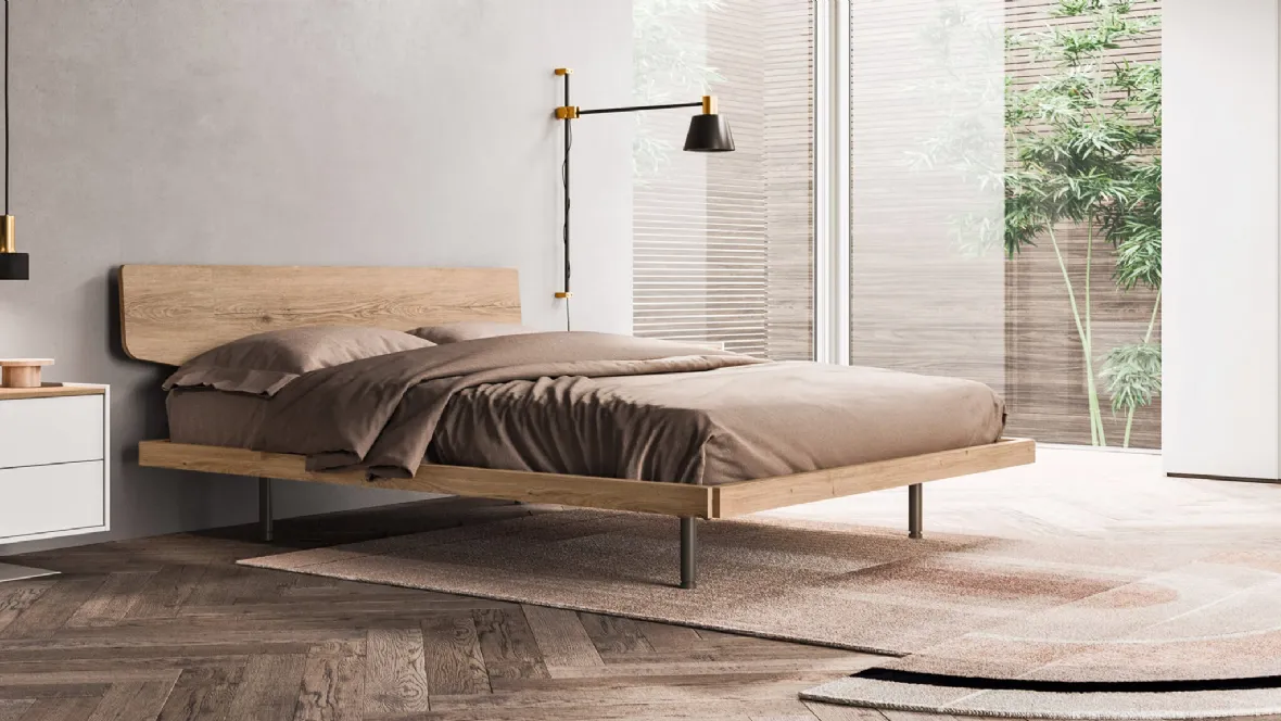 Letto in legno chiaro con testiera Urban di Mab