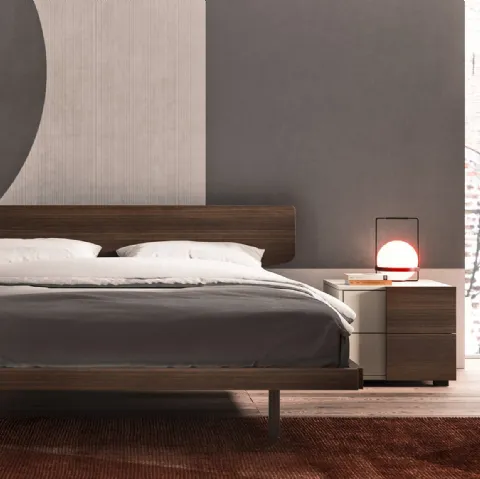 Letto in legno scuro con testiera Urban di Mab