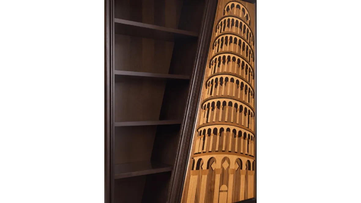 Libreria Palazzi con intarsio che rappresenta la Torre di Pisa con struttura in legno massello con pannelli di listellare lastronato in Noce di Arte Brotto