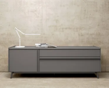 Madia dal design moderno e semplice in laccato opaco di Mab