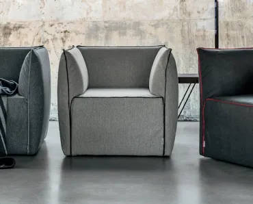 Poltroncina Flower possibilità di rivestimento in tessuto o pelle di Tomasella