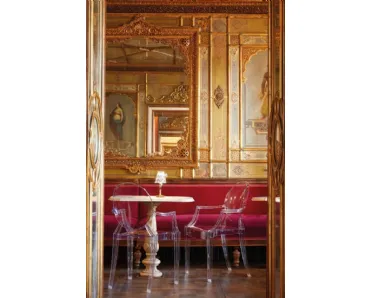 Sedia impilabile Louis Ghost di Kartell