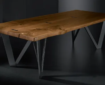 Tavolo Vero Geometrica con top in legno massello e gambe in metallo di Arte Brotto