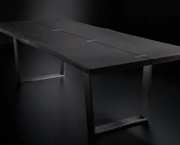 Tavolo Vero Minimal con piano in legno massello e base in metallo di Arte Brotto